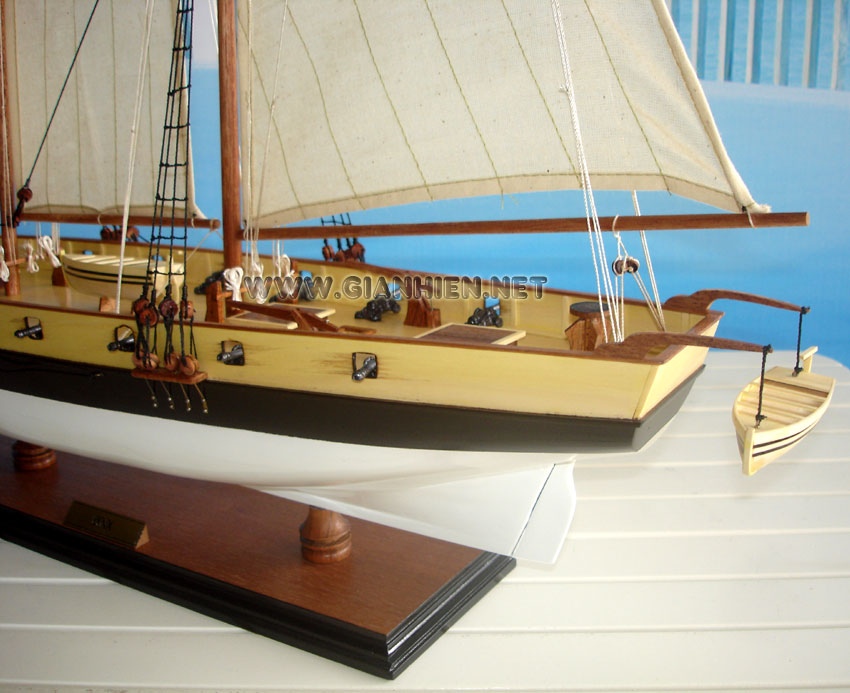 Lynx model ship aft deck view