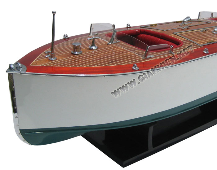 Model Mea West Runabout Bow View