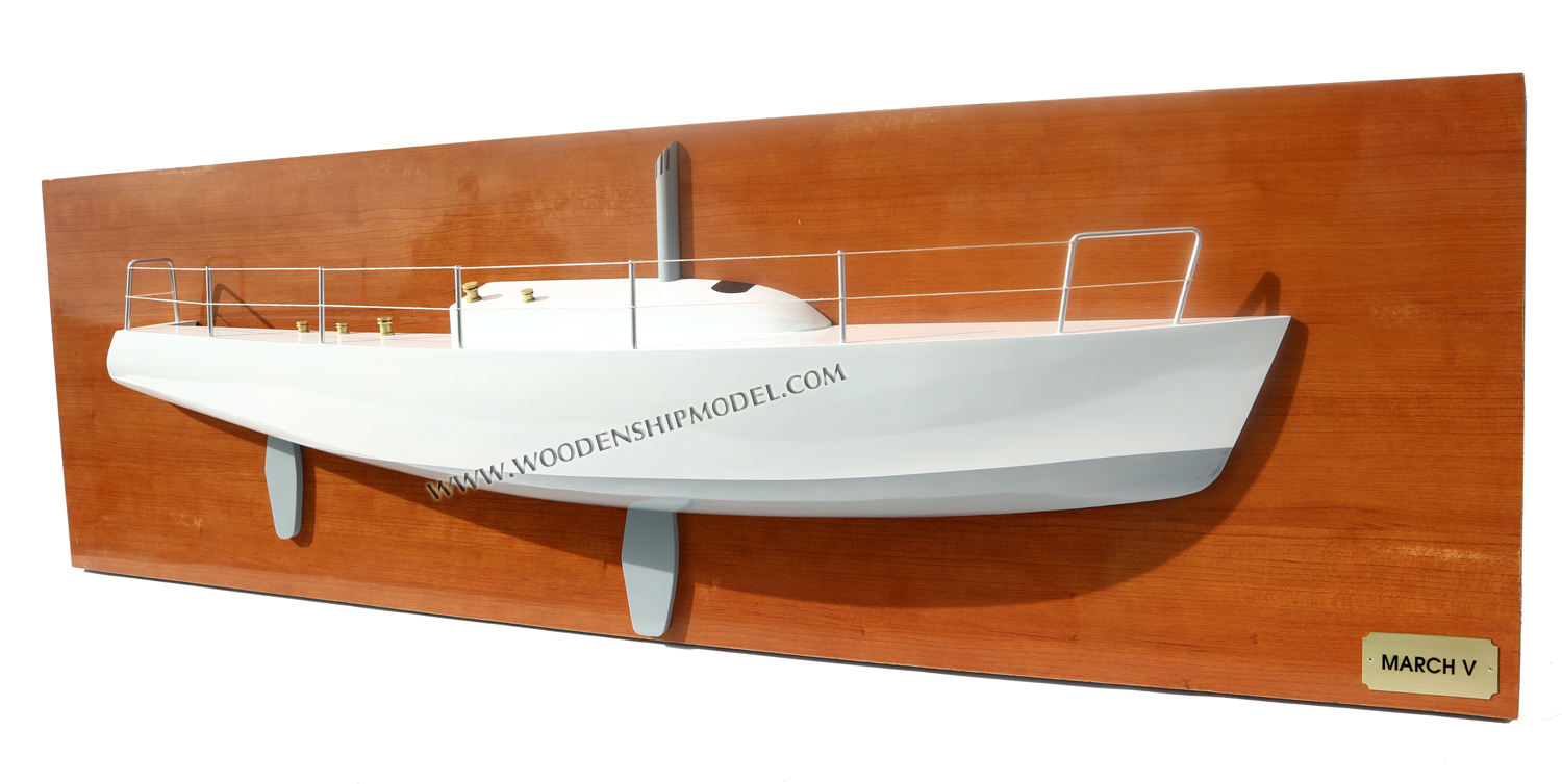 March V Half-hull Yacht Picture
