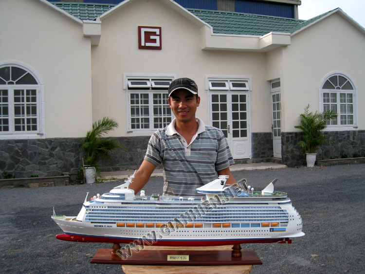 MS Mariner of the Seas model ship ready for display