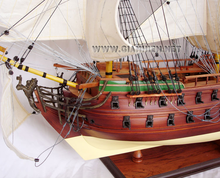 Model Ship Norske Love Bow View