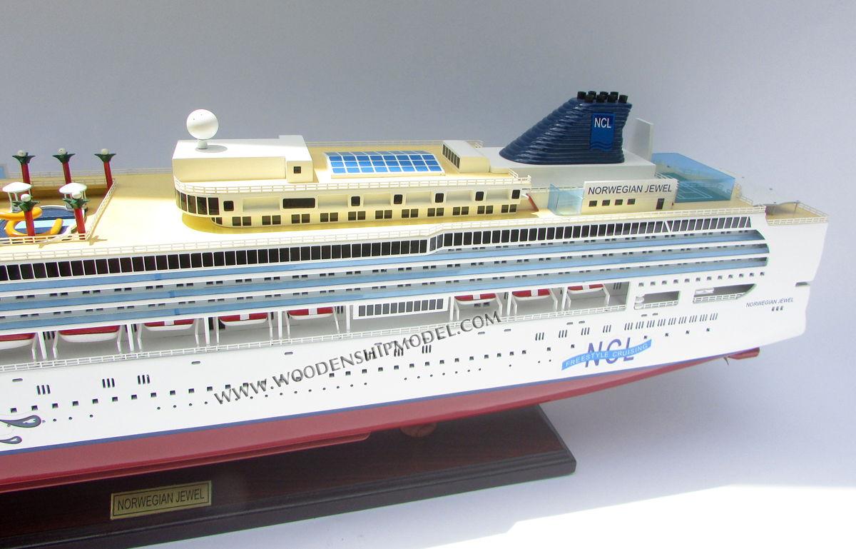 Ship Model Norwegian Jewel Stern