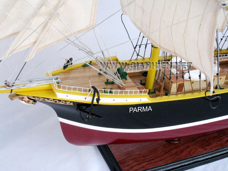 Bateaux Parma Bow - Deck View