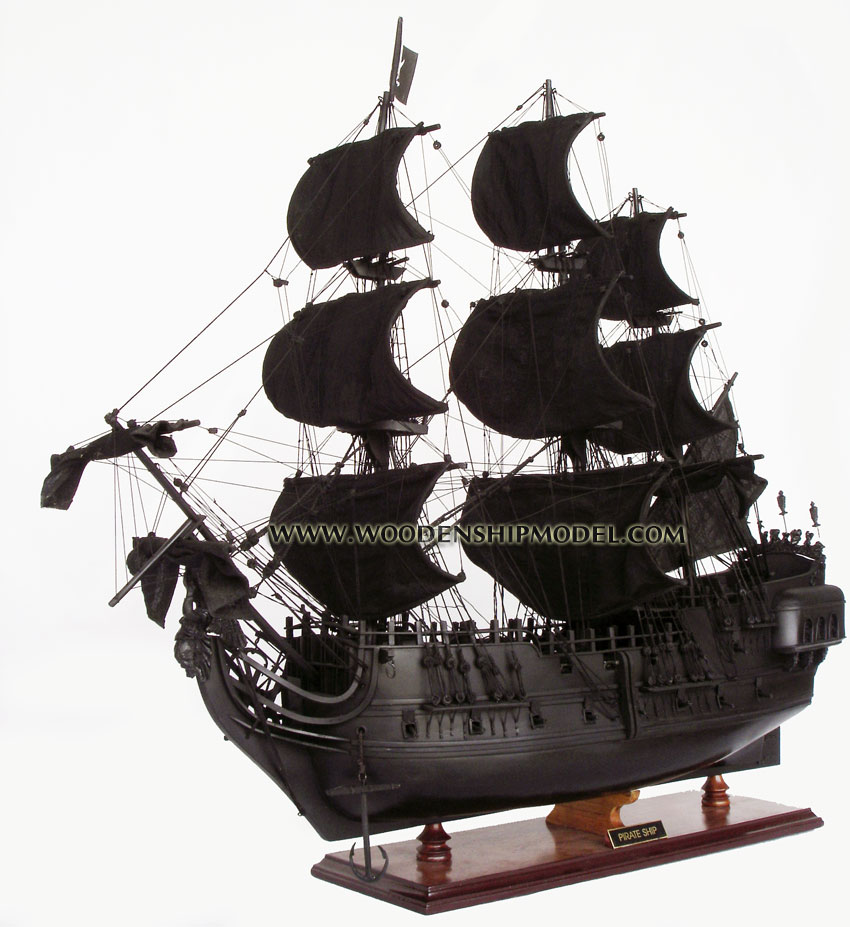Wooden ship model Pirate of the Caribbean ready for display