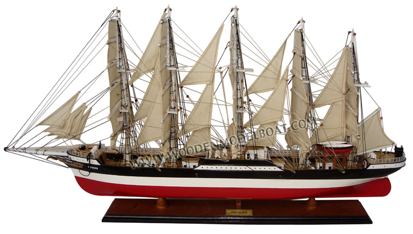 Model ship PREUEN  (PREUSSEN) read for display