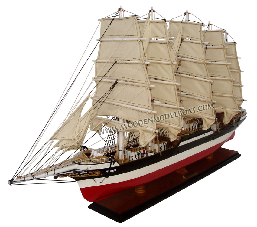 Model ship PREUEN  (PREUSSEN) deck view