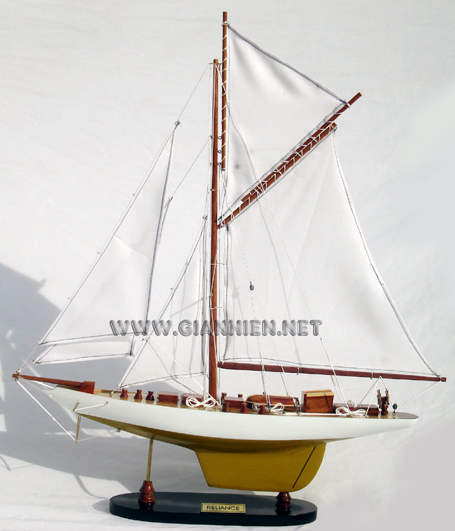 RELIANCE MODEL YACHT - AMERICA CUP 1903