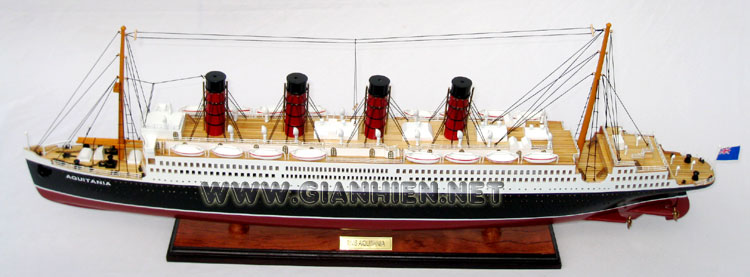 RMS Aquitania deck