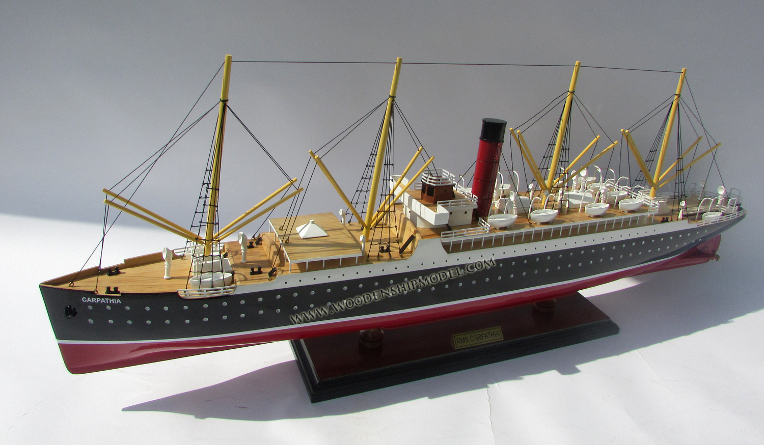 Model Ocean Liner RMS Carpathia Front Deck