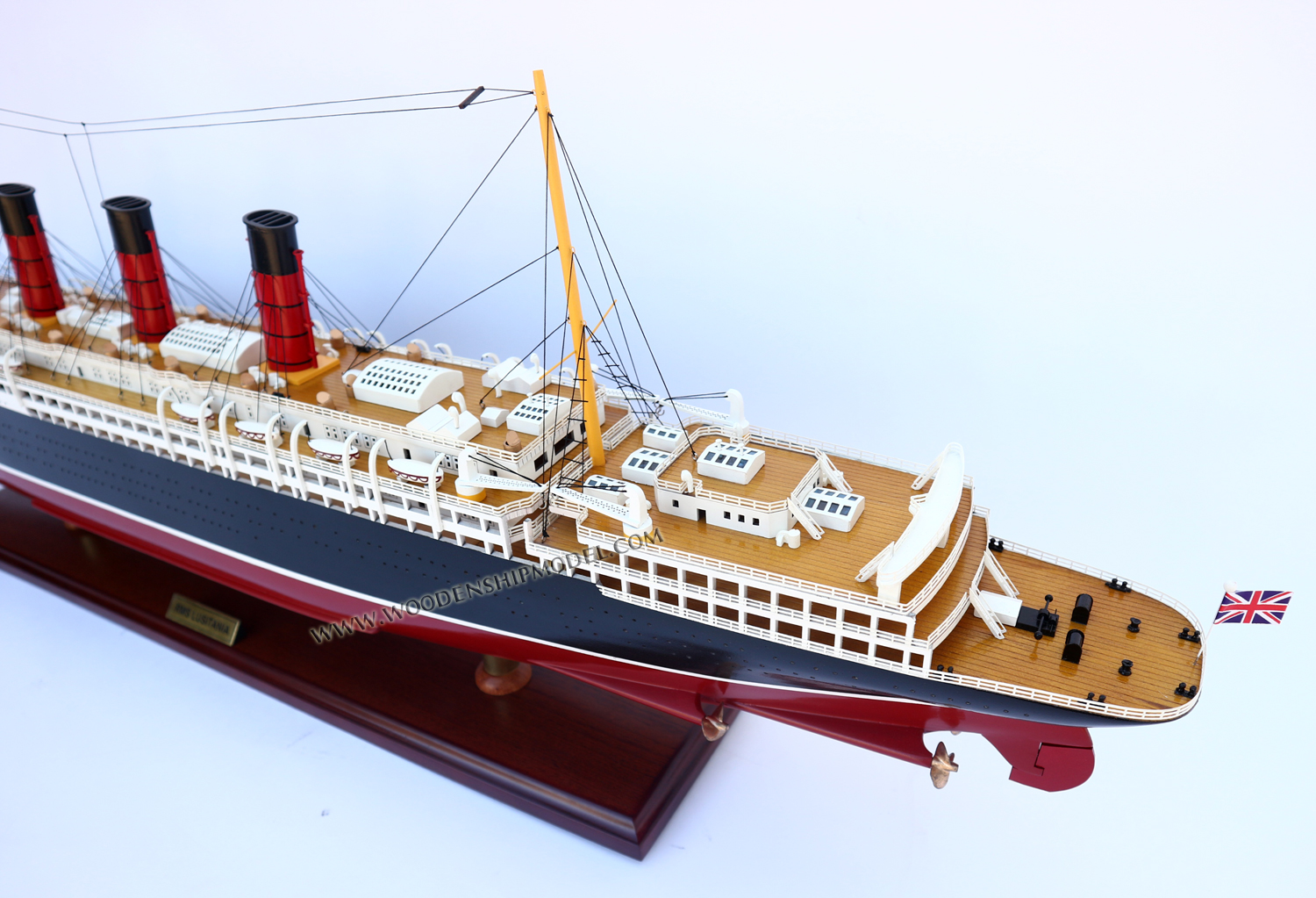 RMS Lusitania stern deck