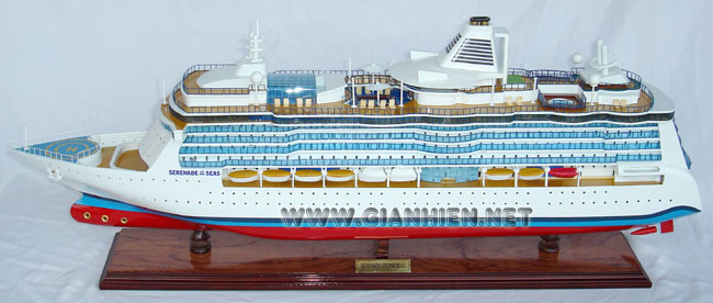 MODEL SERENADE OF THE SEAS READY FOR DISPLAY