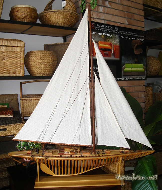 Model Shamrock with Frames on hull