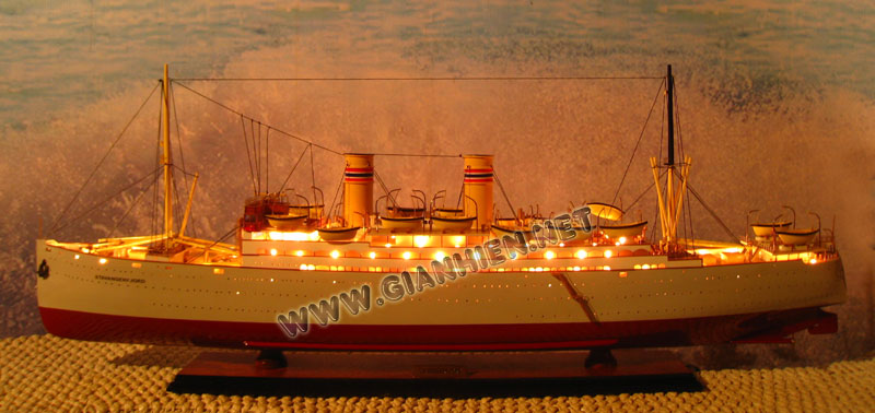 SS STAVANGERFJORD MODEL SHIP WITH LIGHTS