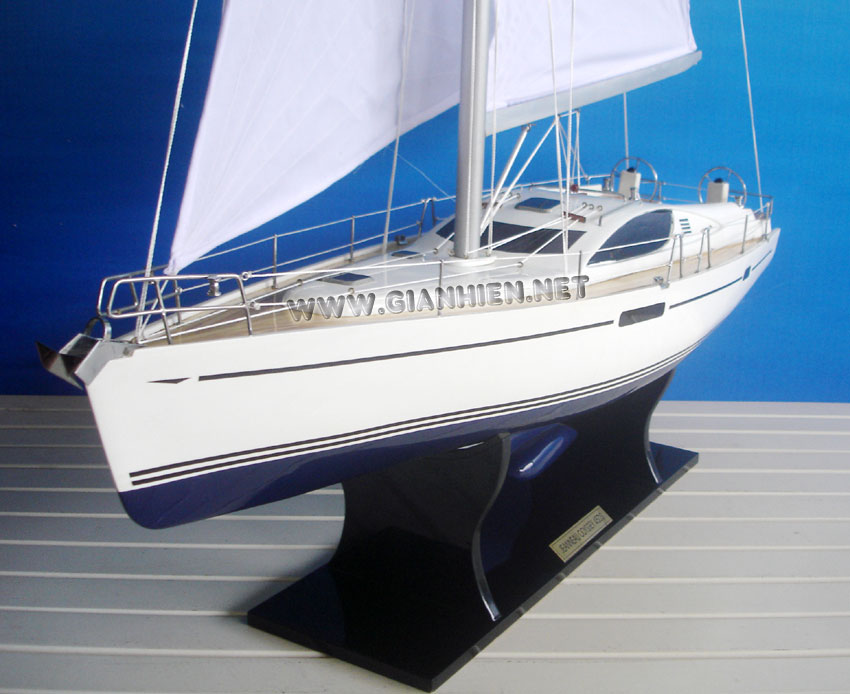 Sun Odyssey 45DS  deck