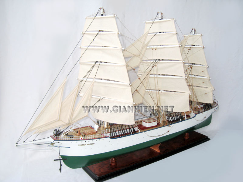 Suomen Joutsen Model Ship Bow