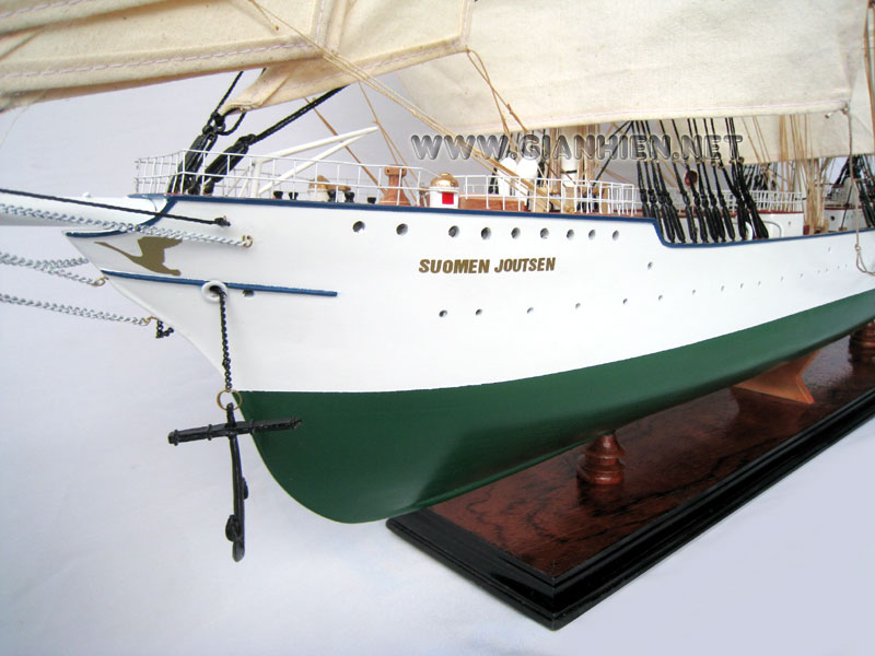 Suomen Joutsen Model Ship - Swan 