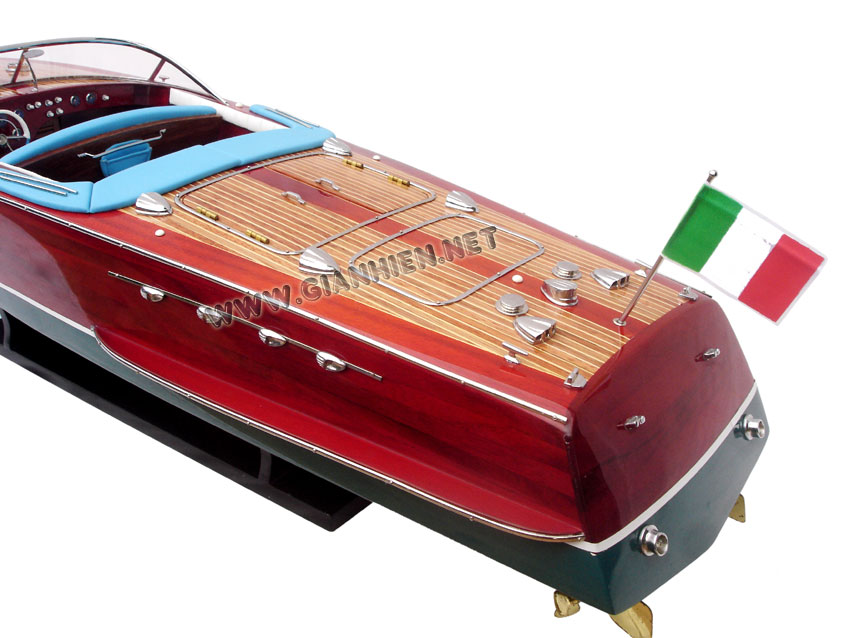 Super Riva Tritone Model ready for display with hatches are able to open