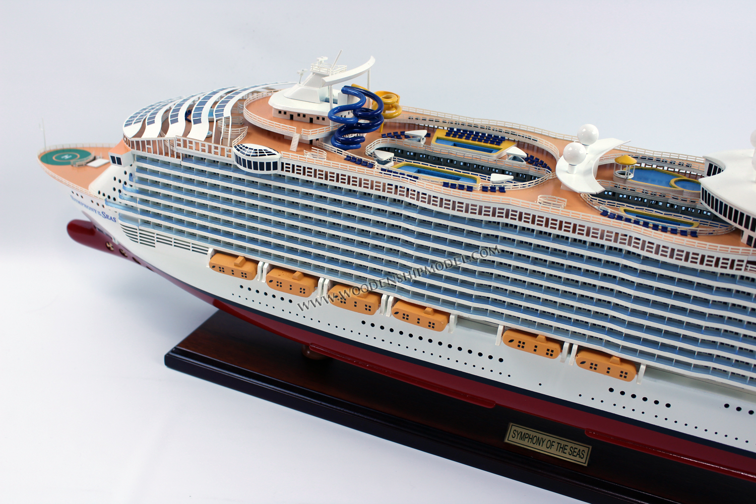 Symphony of the Seas Model Ship Stern View, scale Symphony of the Seas model ship, ship model Symphony of the Seas, wooden ship model Symphony of the Seas, hand-made ship model Symphony of the Seas with lights, display ship model Symphony of the Seas, Symphony of the Seas model, woodenshipmodel, woodenmodelboat, gianhien, gia nhien co., ltd, gia nhien co model boat and ship builder