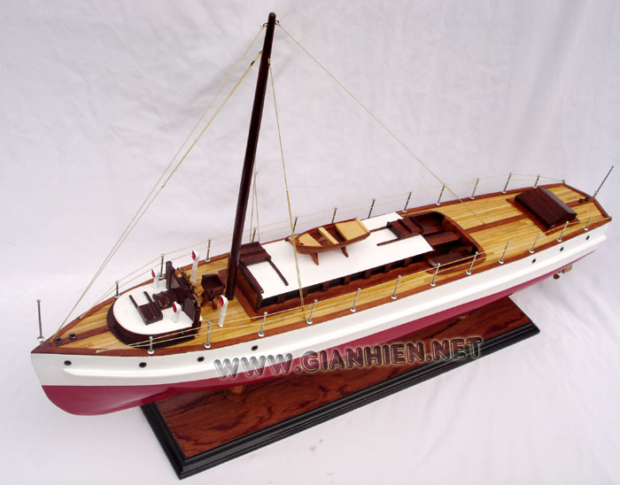 Tournesol Classic Yacht Model from bow view