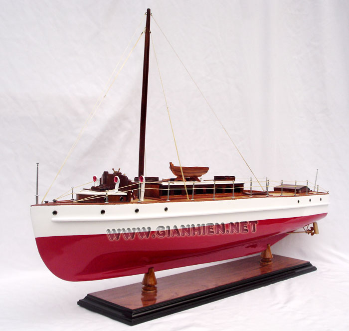 Tournesol Classic Yacht Model from bow