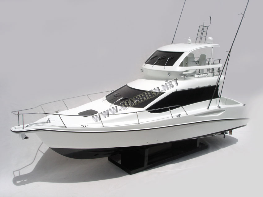 Toyota Ponam 35 model yacht