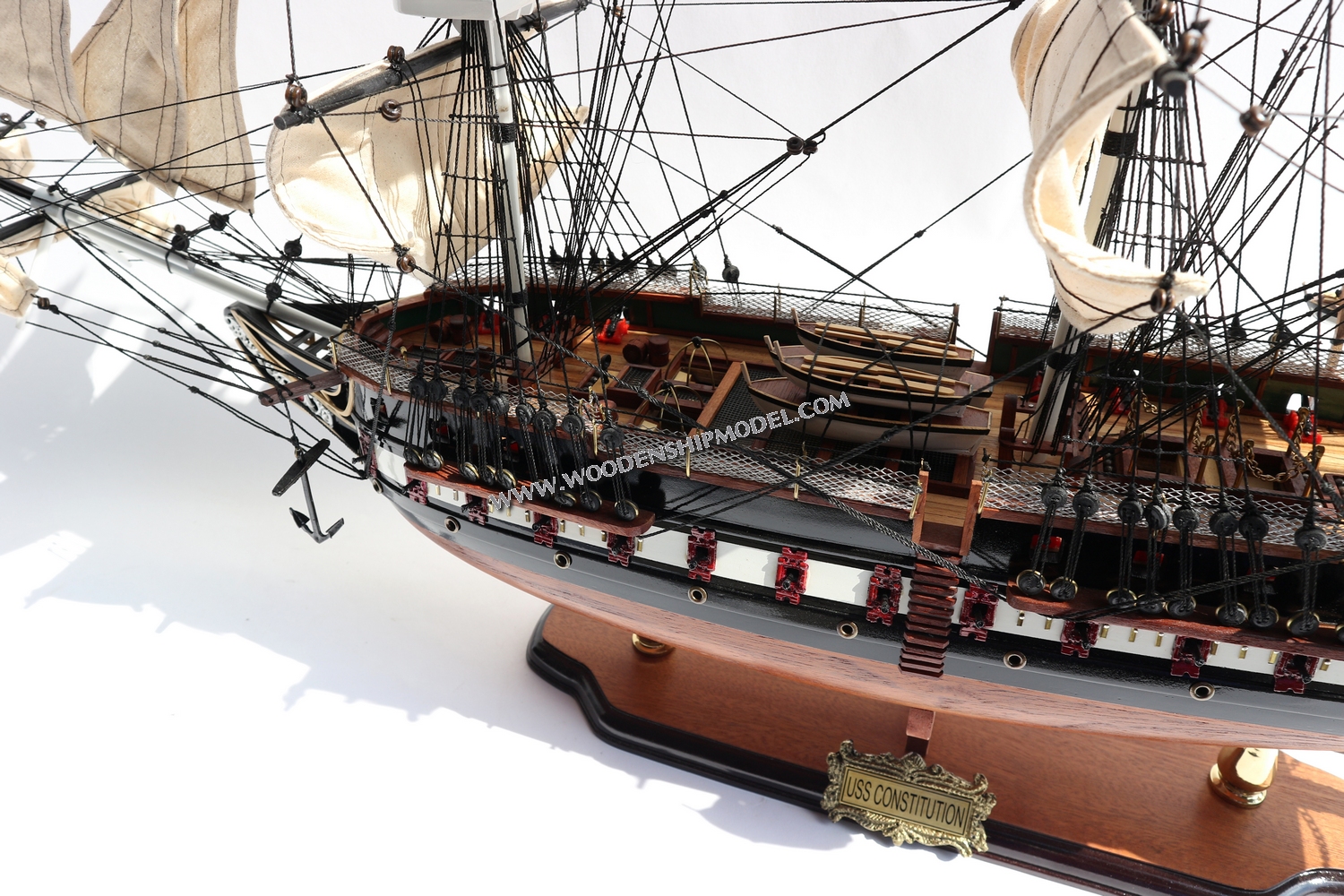 MODEL USS CONSTITUTION  ROW OF CANONS