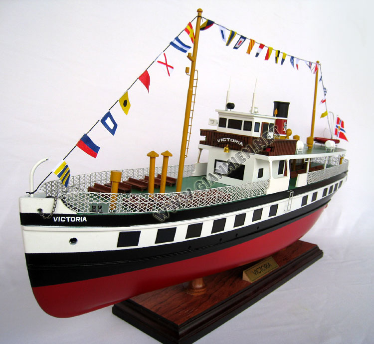 Victoria with signal flags from bow