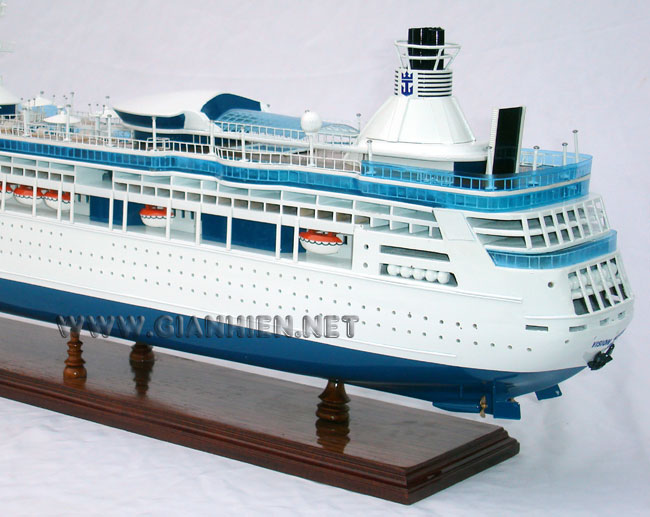 MODEL VISION OF THE SEAS STERN