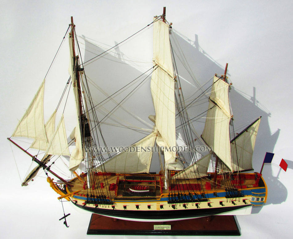 Maquette bateau en bois : L'Hermione La Fayette