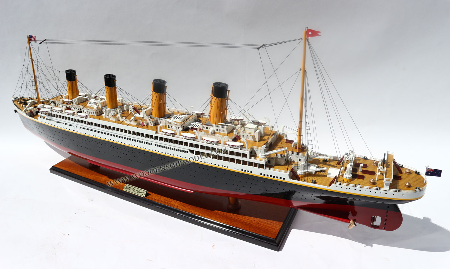MODEL SHIP RMS OLYMPIC