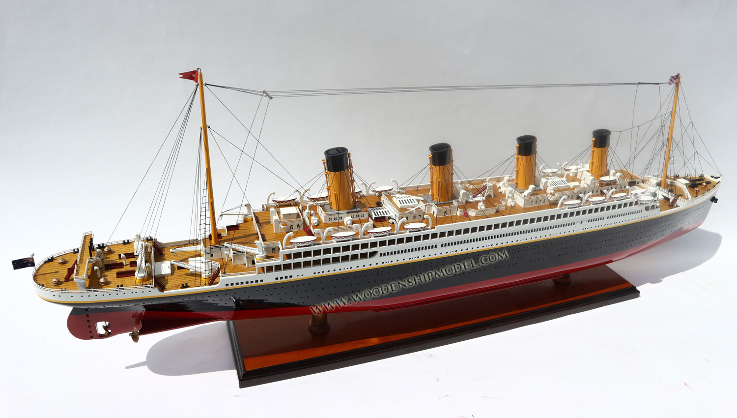 MODEL SHIP RMS OLYMPIC